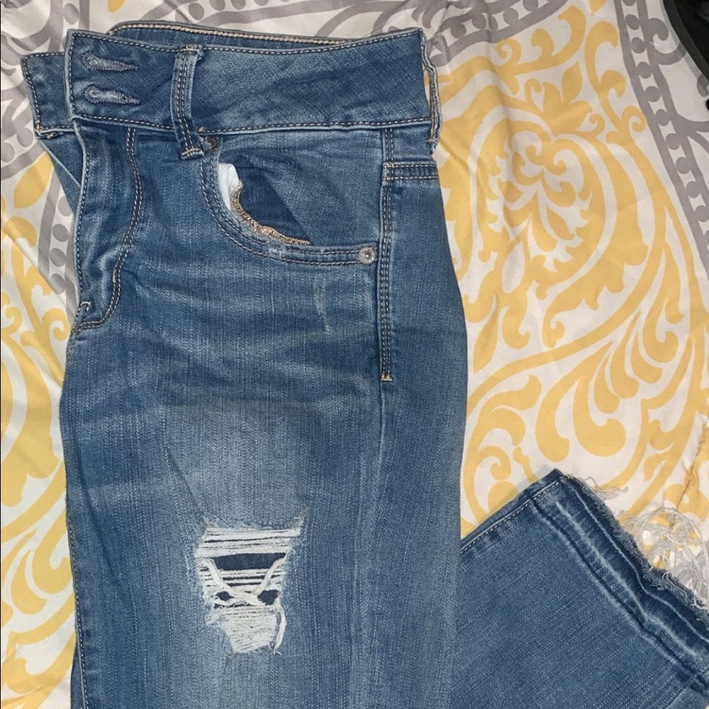 American Eagle capris!
